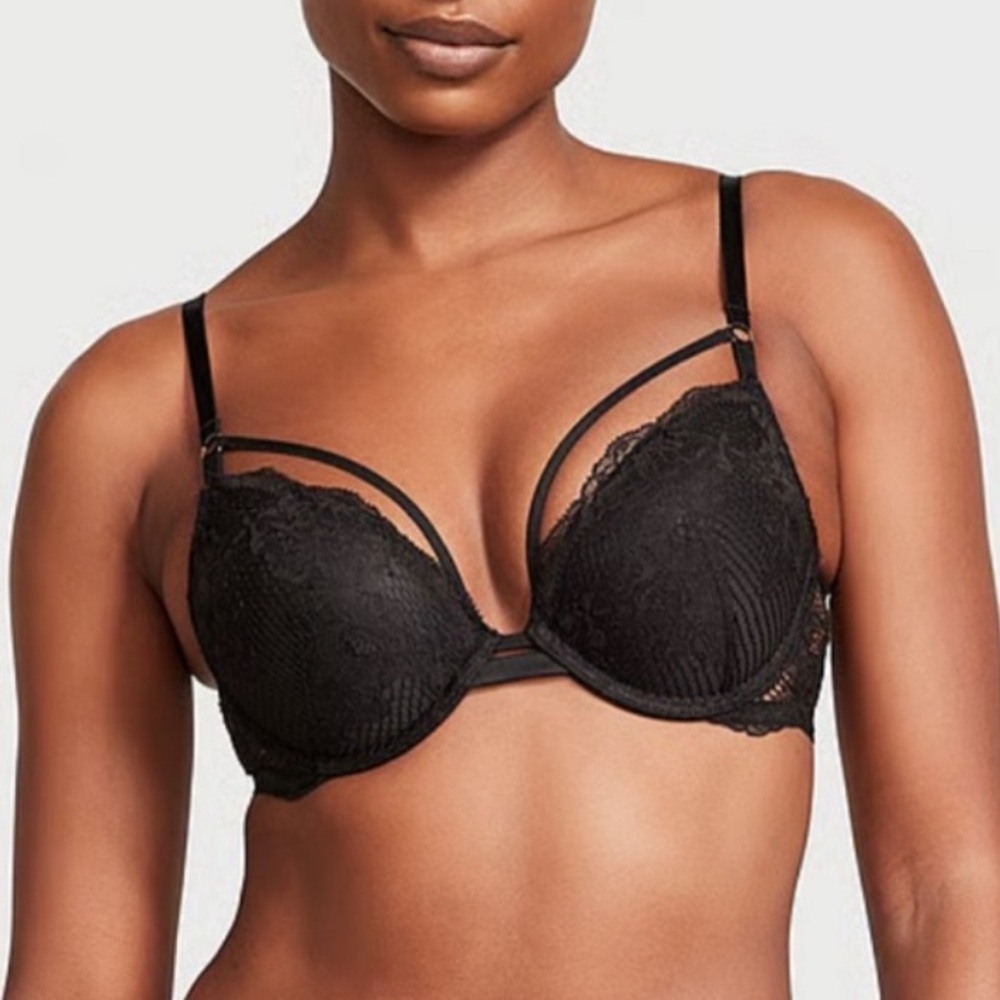 VICTORIA’S SECRET Very Sexy Push Up Strappy Black Lace Bra